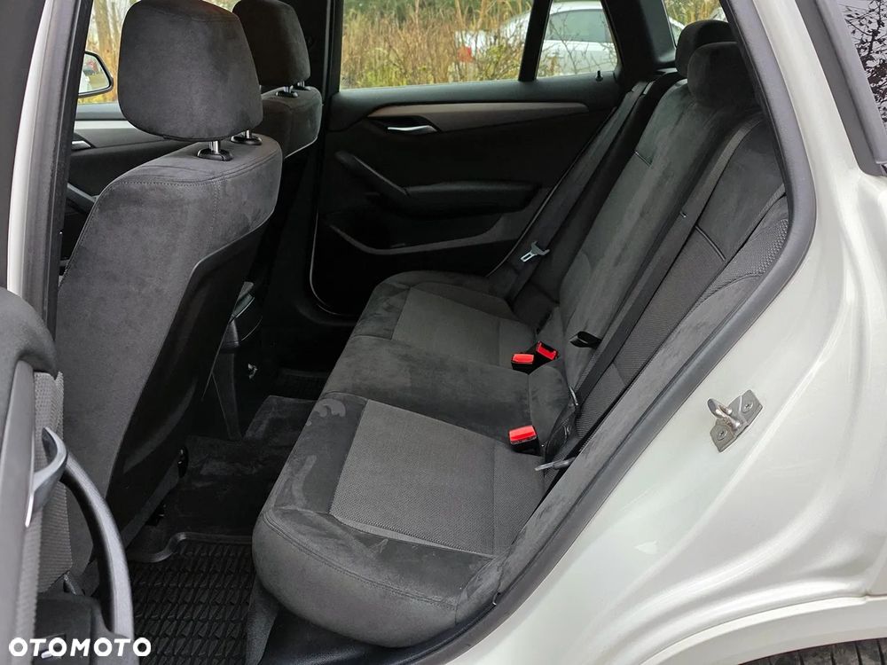 BMW X1 xDrive18d Sport Line - 30