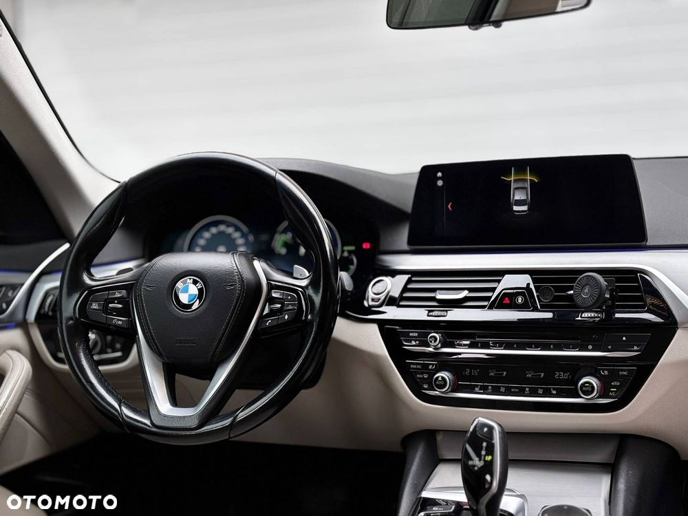 BMW Seria 5 520d xDrive Luxury Line - 25