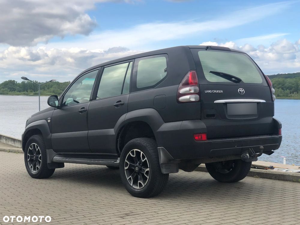 Toyota Land Cruiser - 16