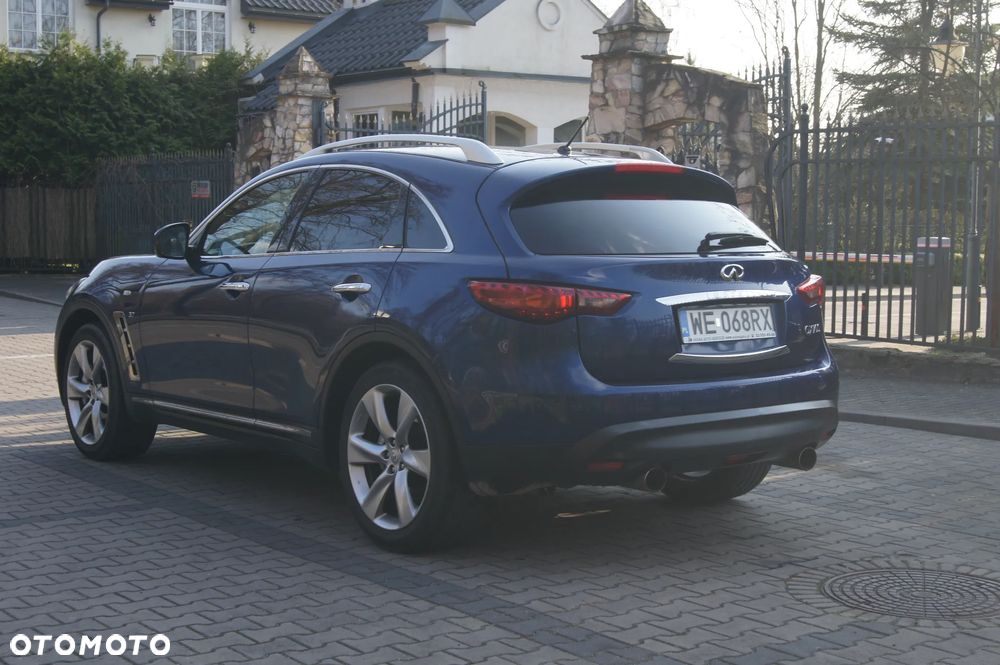 Infiniti QX70 - 6
