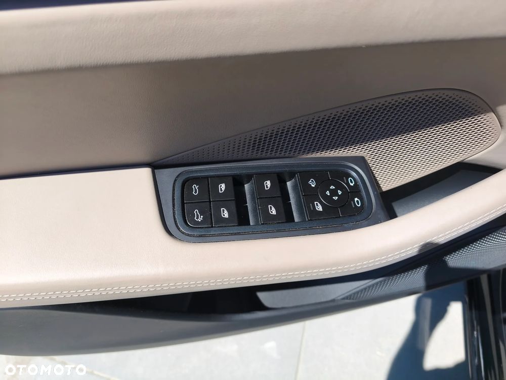 Porsche Macan - 17