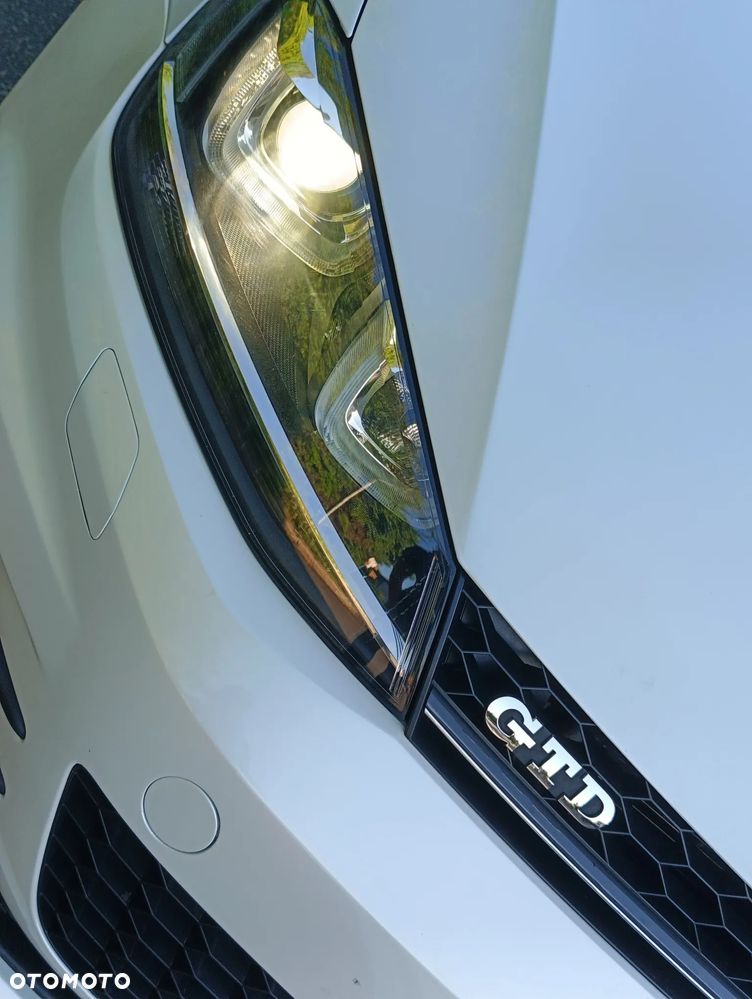 Volkswagen Golf GTD 2.0 TDI SCR DSG - 5