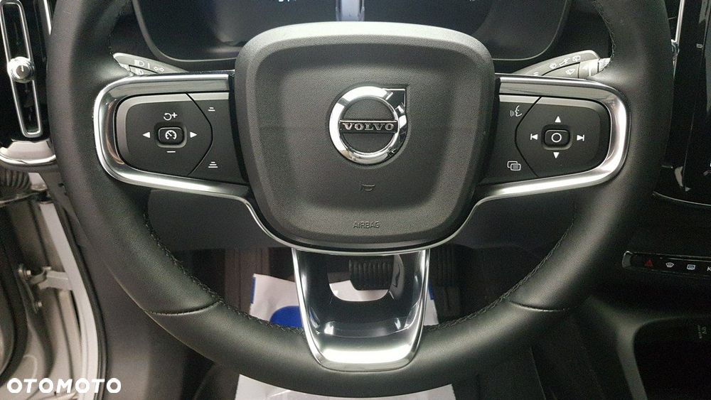 Volvo XC 40 - 24