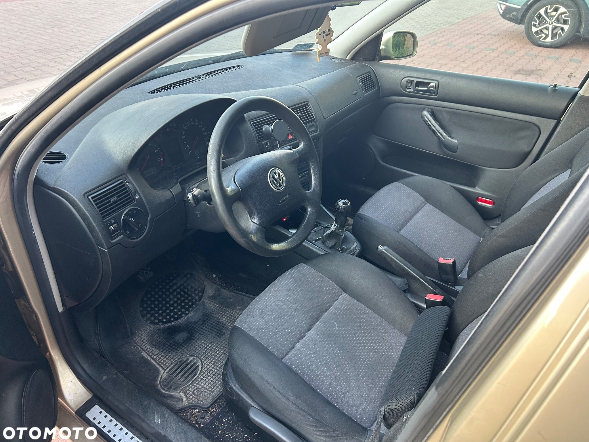 Volkswagen Golf - 5