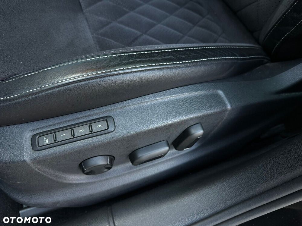 Skoda Octavia 2.0 TSI RS Challenge 245 DSG - 10