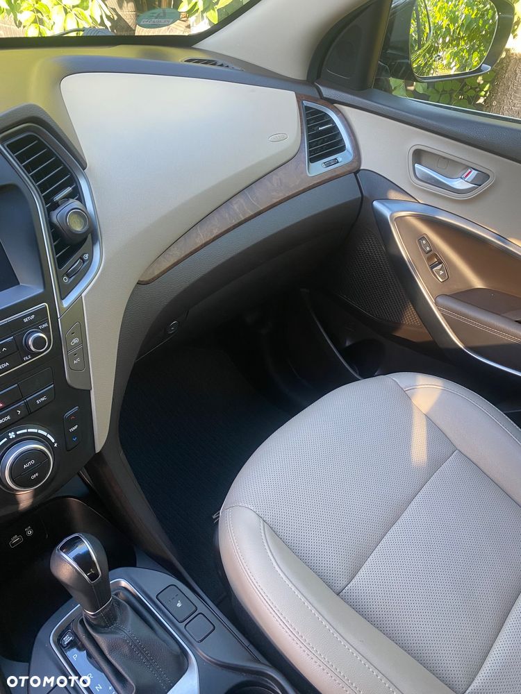 Hyundai Santa Fe 2.4 Sport Utility - 24