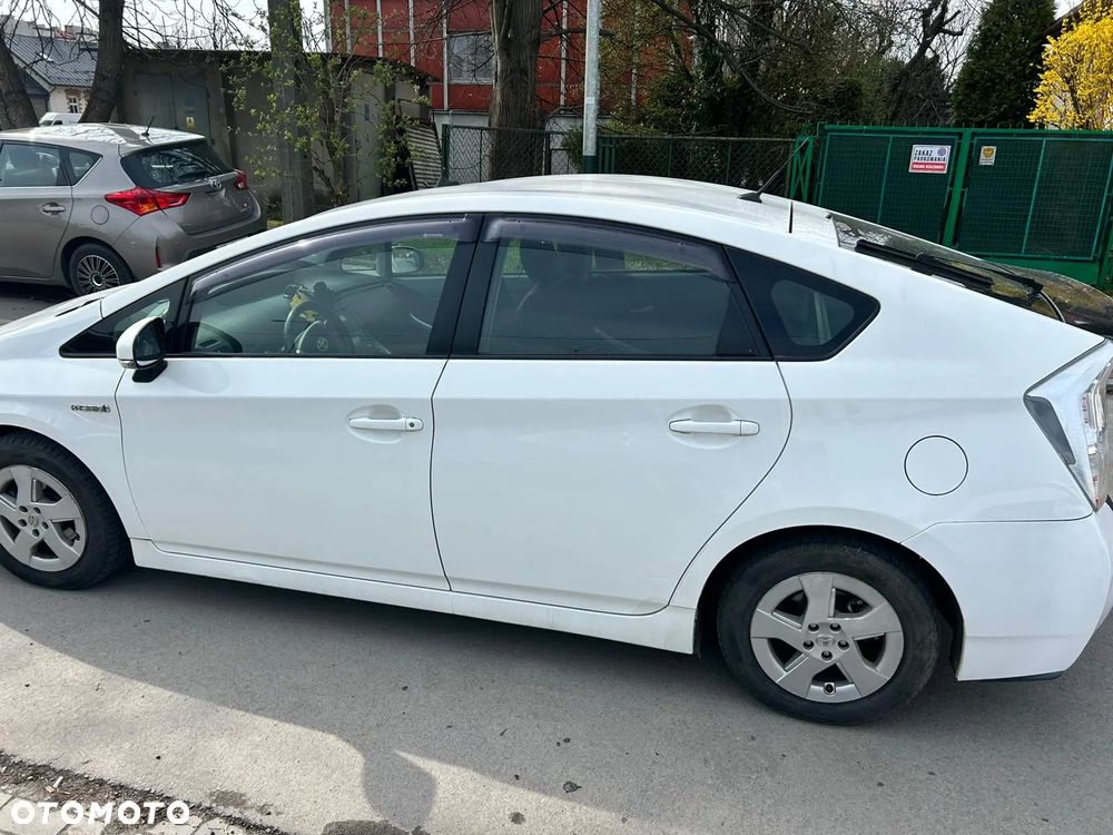 Toyota Prius - 5