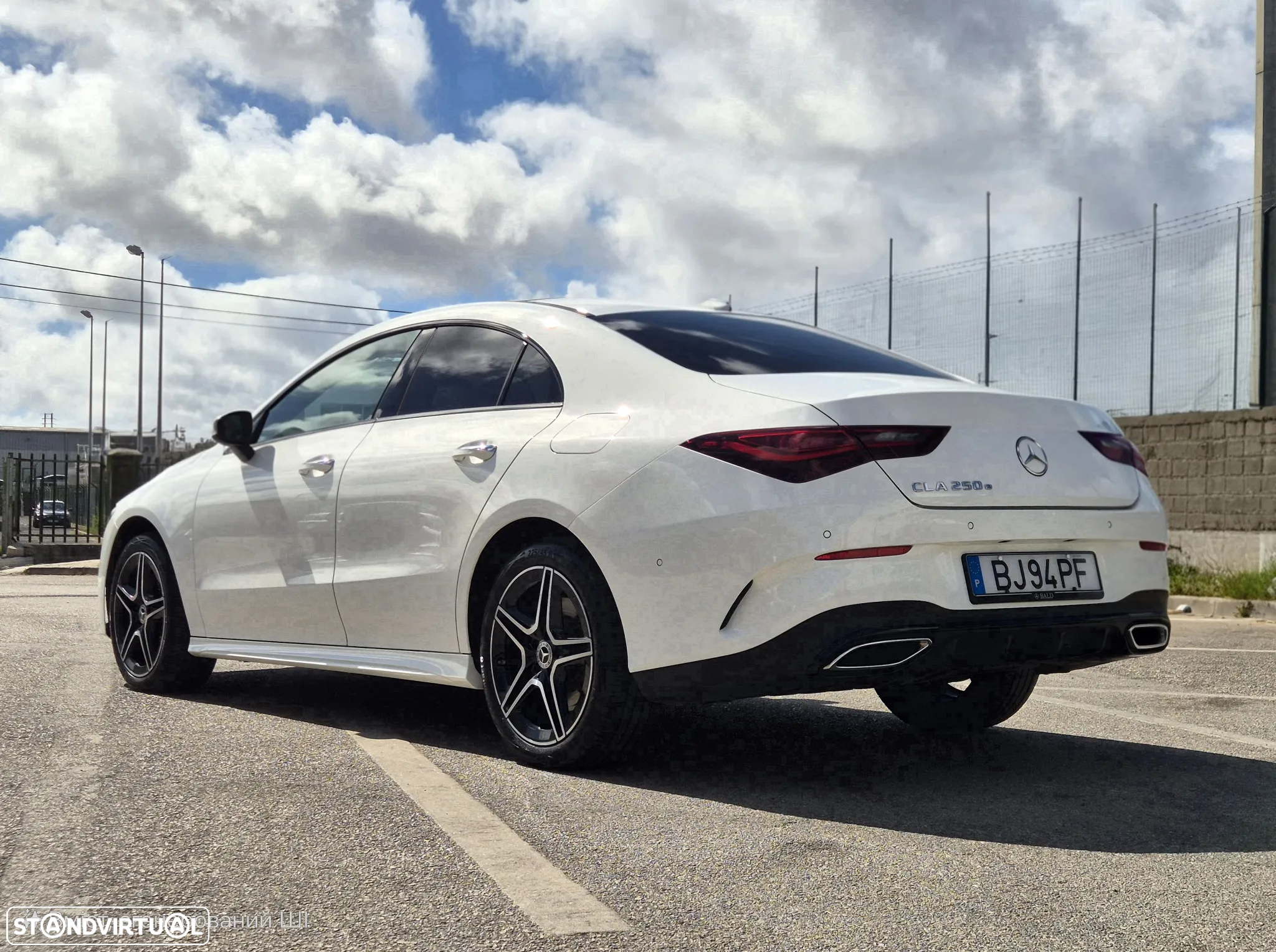 Mercedes-Benz CLA 250 e 8G-DCT AMG Line - 4