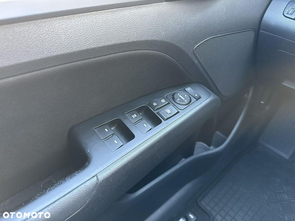 Hyundai Elantra 1.6 Comfort Premiere - 24