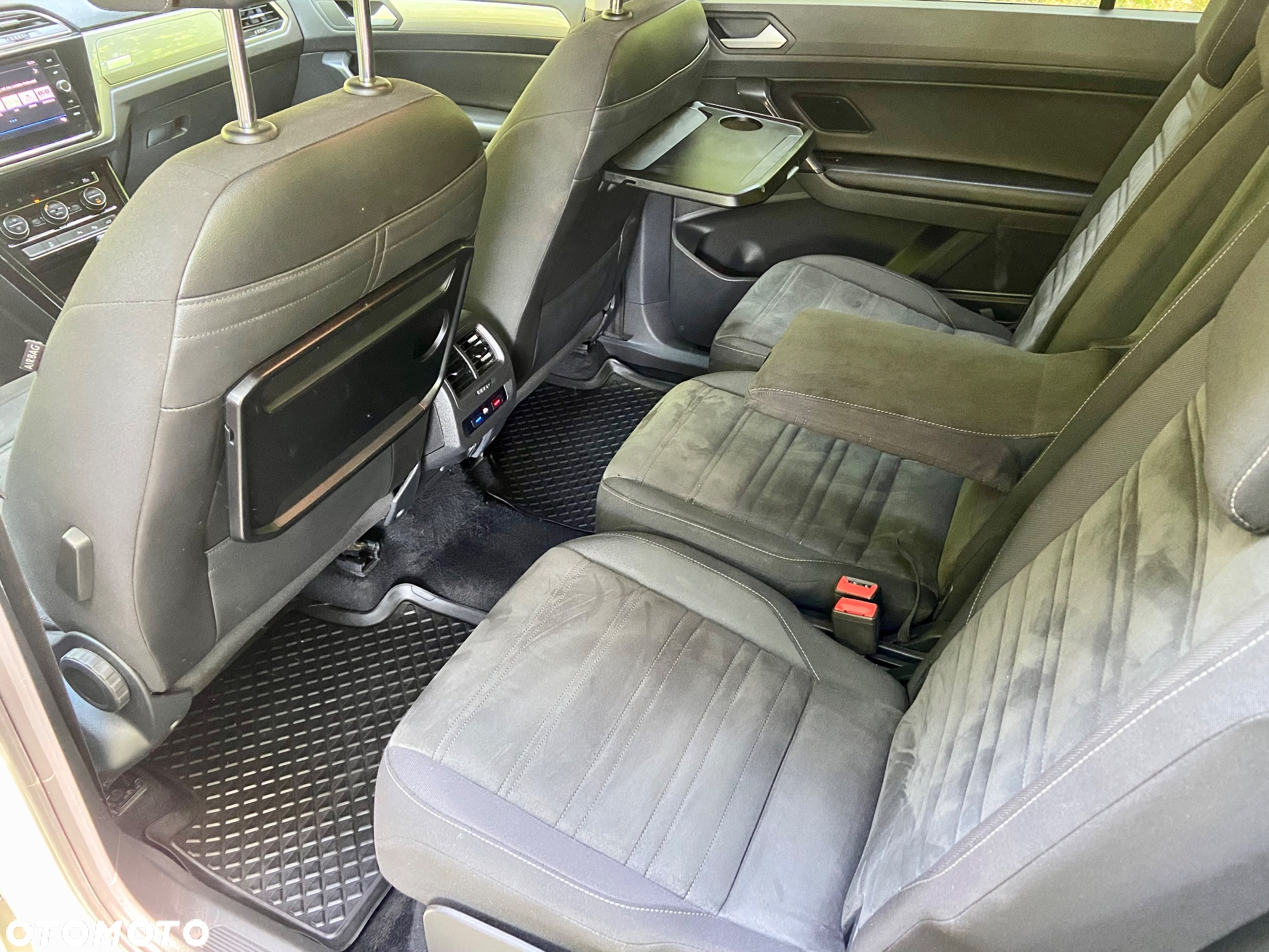 Volkswagen Touran 2.0 TDI SCR DSG Highline - 27