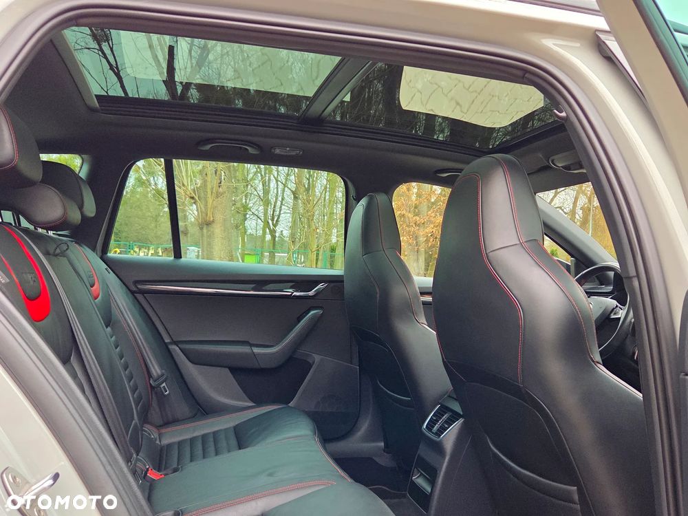 Skoda Octavia 2.0 TDI DSG RS - 6