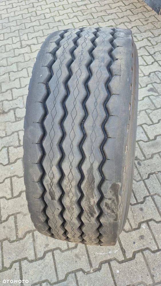 Opona naczepowa LEAO - 1