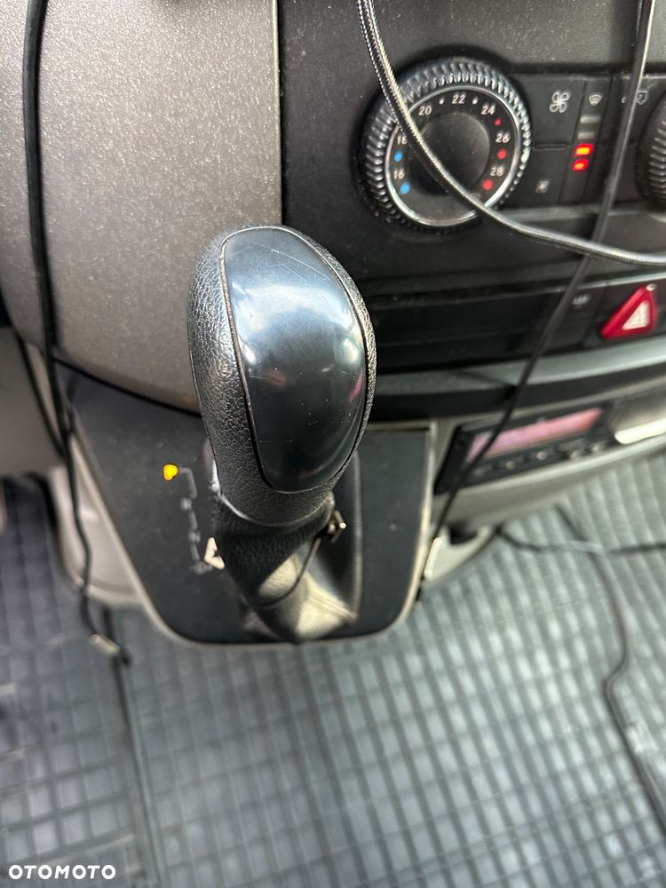 Mercedes-Benz Sprinter - 10