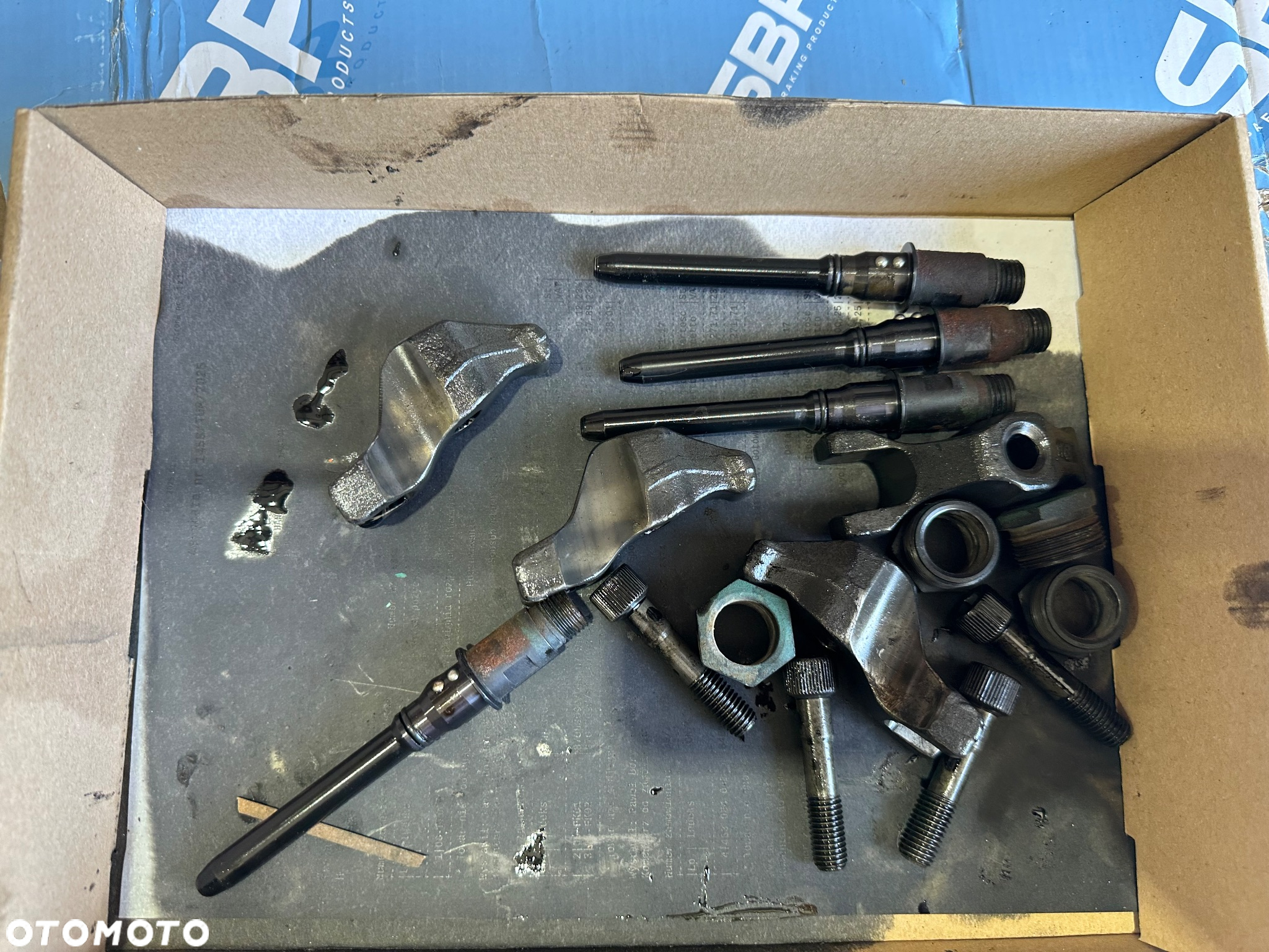 KOMPLET WTRYSKIWACZY VOLVO FL6 22490430 0320h - 3