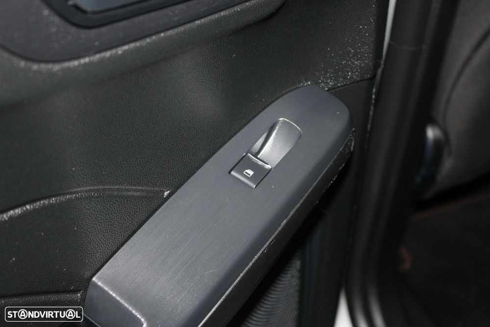 Ford Kuga 1.5 EcoBoost ST-Line - 29