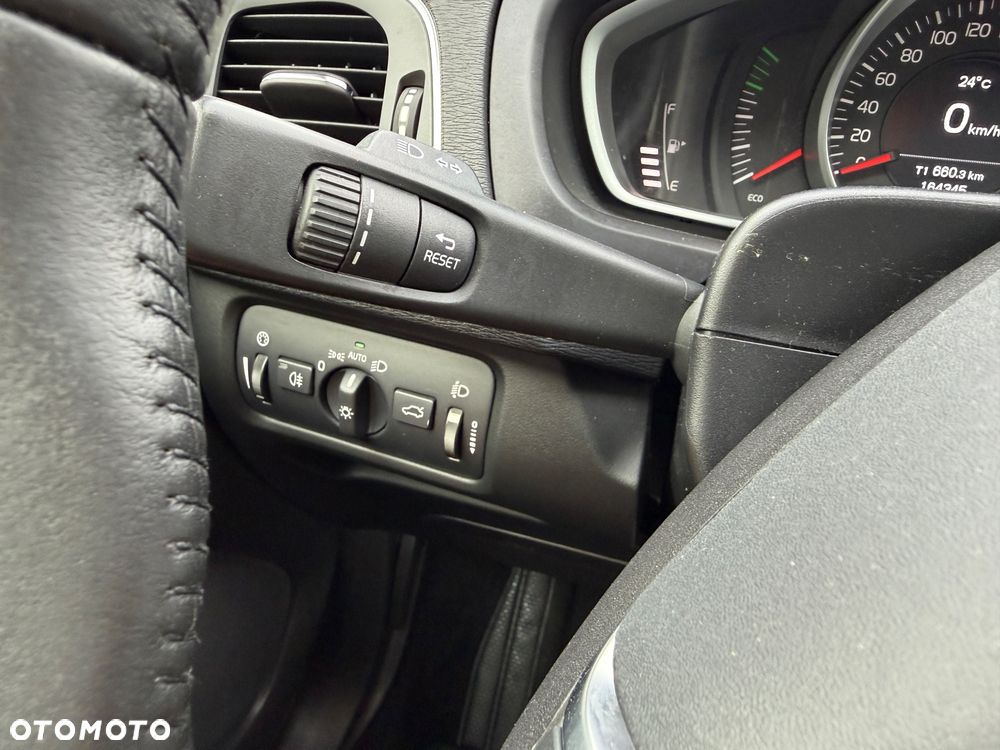 Volvo V40 D2 Momentum - 31
