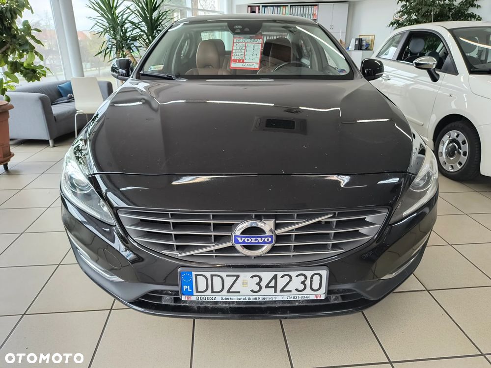 Volvo S60 T5 Drive-E Momentum - 1