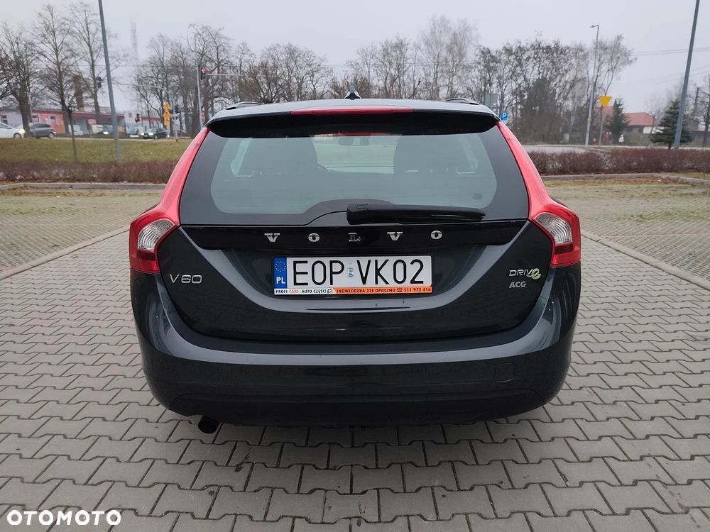 Volvo V60 D2 Momentum - 10