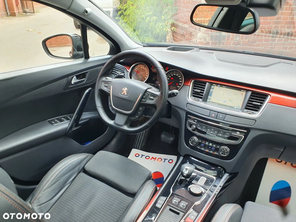 Peugeot 508 RXH Hybrid4 - 10