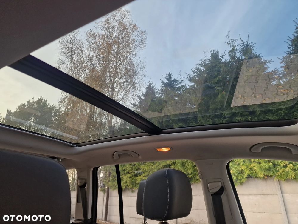 Volkswagen Touran 2.0 TDI DPF BlueMotion Technology DSG MATCH - 18