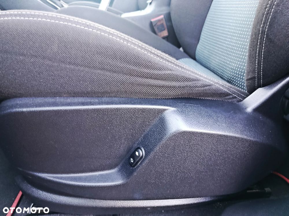 Ford S-Max 2.0 TDCi DPF Trend - 25