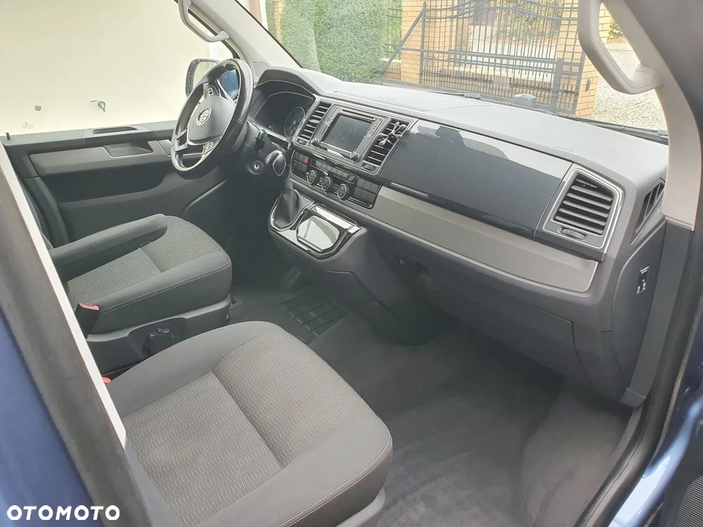 Volkswagen Multivan - 25
