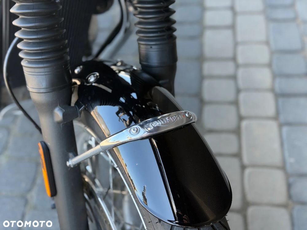 Triumph Bonneville - 13