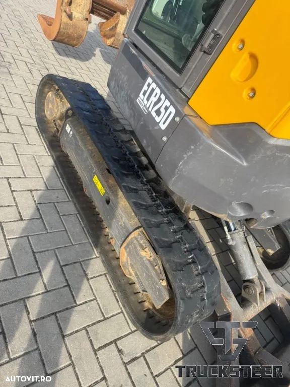 Volvo ECR 25D - 10