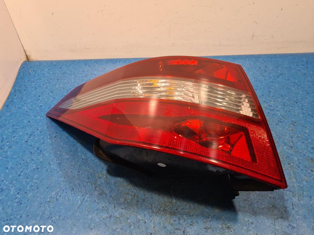 RENAULT LAGUNA III KOMBI LAMPA TYŁ LEWA ZEWNĘTRZNA - 7