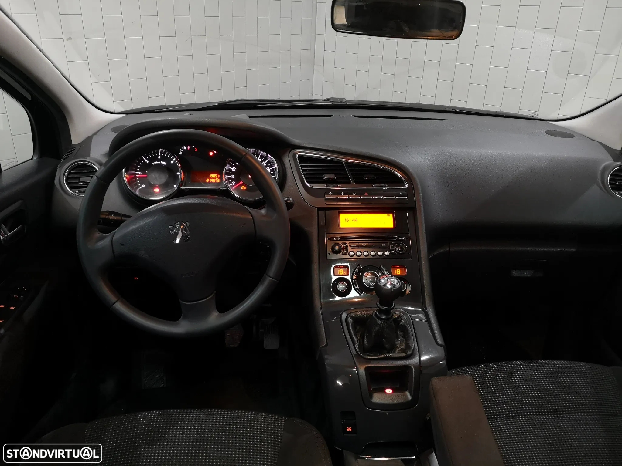 Peugeot 5008 1.6 HDi 7L Allure - 23