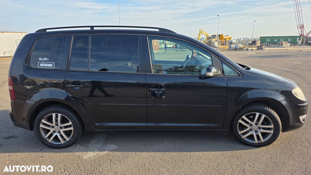 Volkswagen Touran - 20