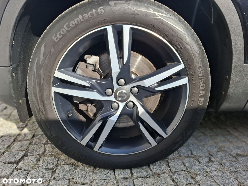 Volvo XC 40 - 41