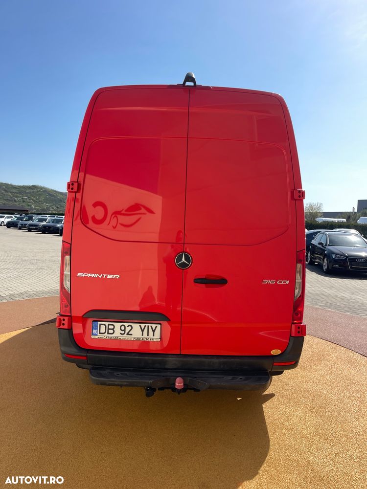 Mercedes-Benz Sprinter - 14