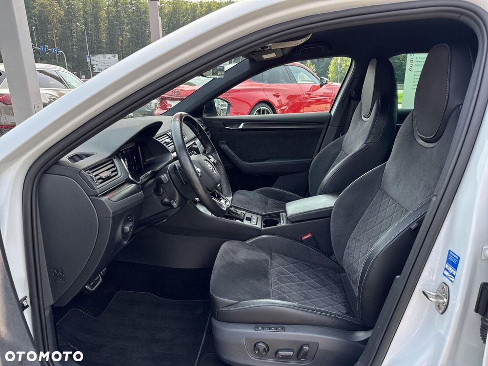 Skoda Superb 2.0 TDI SCR 4x4 Sportline DSG - 10