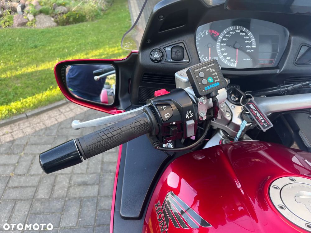 Honda ST - 16