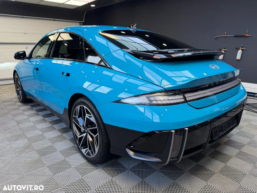 Hyundai IONIQ - 4