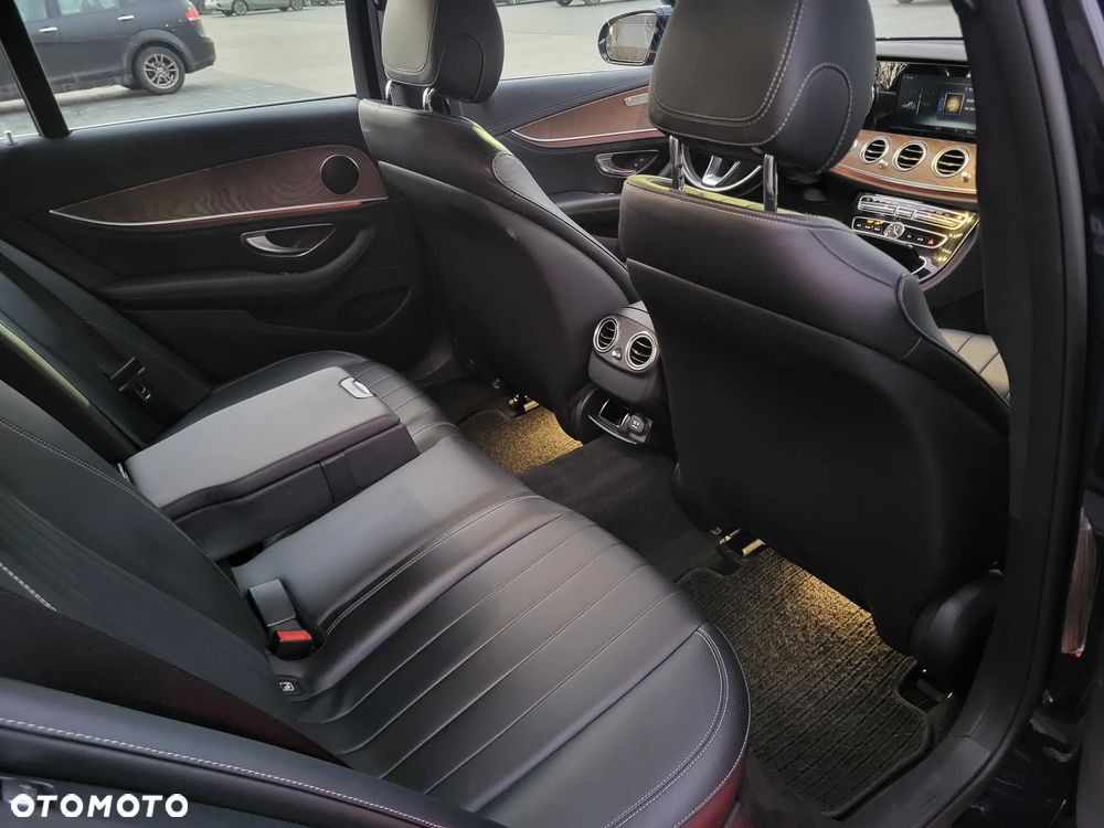 Mercedes-Benz Klasa E 220 d 9G-TRONIC - 12