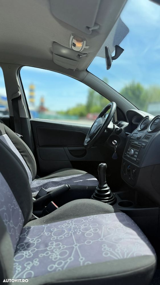 Ford Fiesta 1.3i Comfort - 7