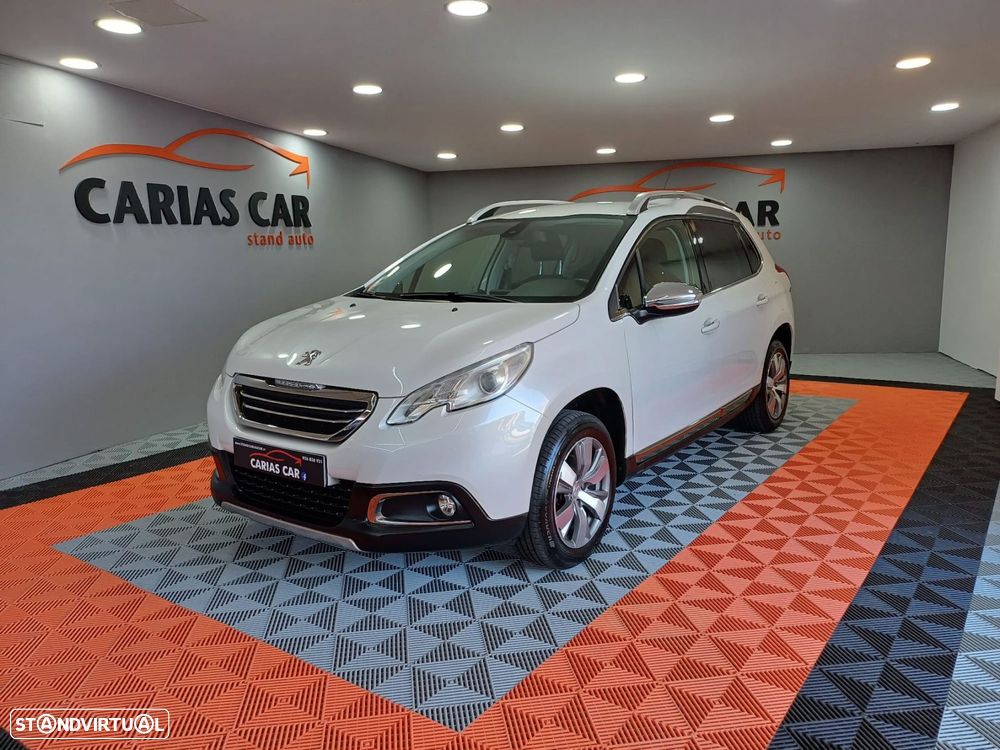 Peugeot 2008 1.2 PureTech Allure - 1