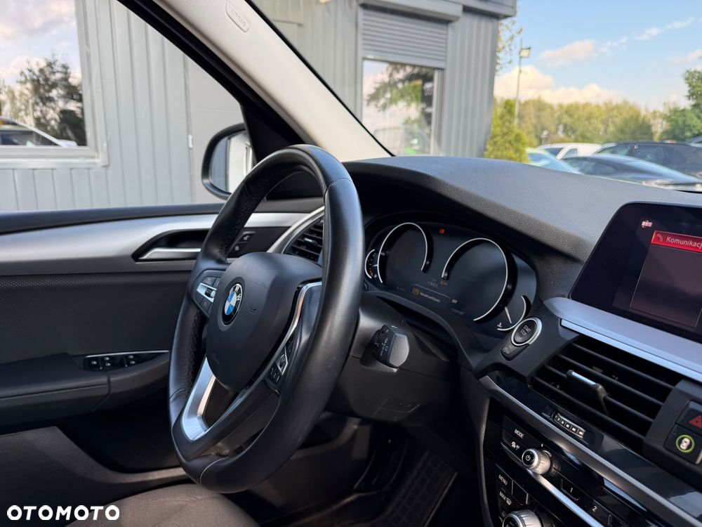 BMW X3 xDrive20i Advantage - 15