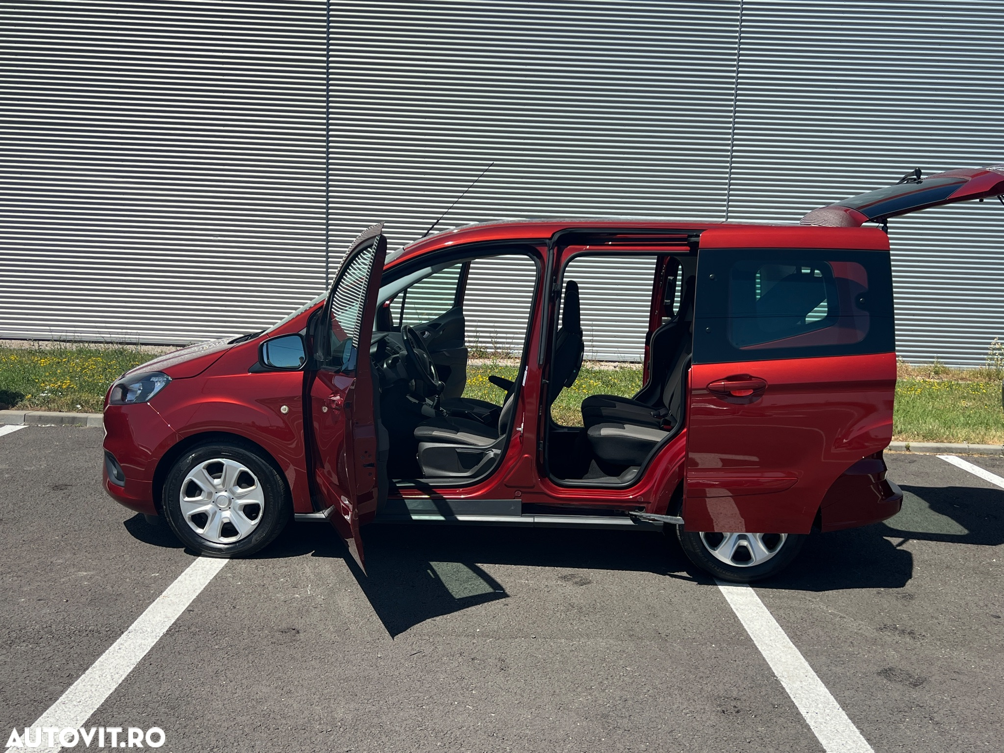 Ford Tourneo Courier 1.5 TDCi S&S Titanium - 14