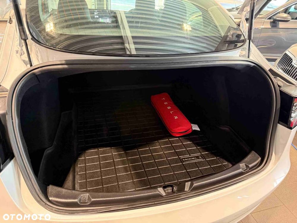 Tesla Model 3 Langstreckenbatterie Allradantrieb Dual Motor Performance - 12