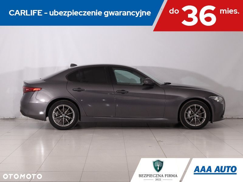 Alfa Romeo Giulia - 8