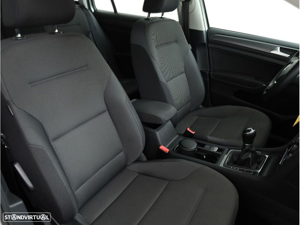 VW Golf Variant 1.6 TDi Confortline - 13