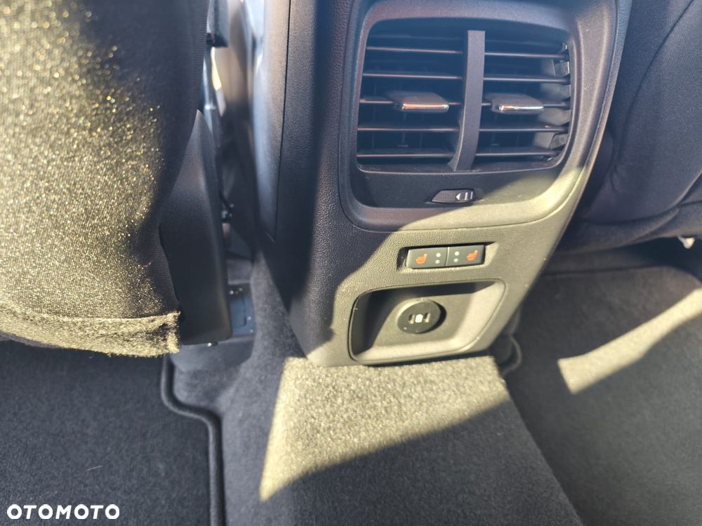 Ford Kuga 1.5 EcoBoost 2x4 Titanium - 16