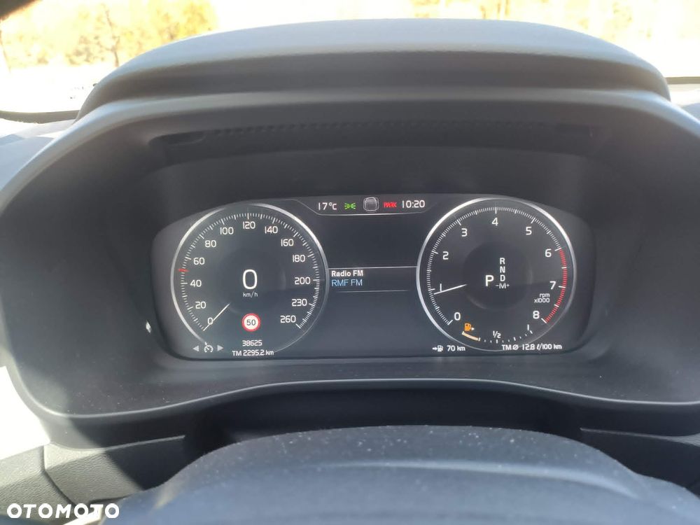 Volvo XC 40 T5 AWD Momentum - 8