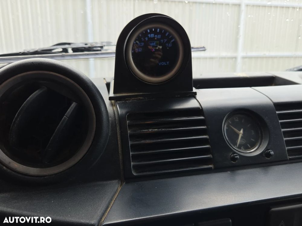 Land Rover Defender - 14