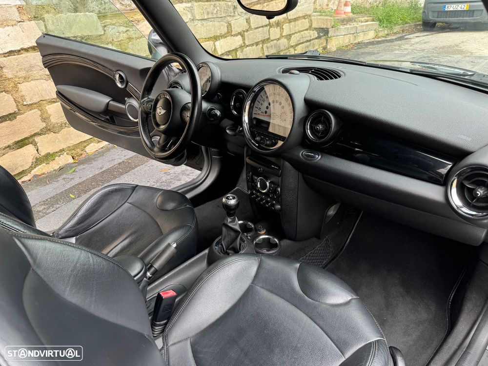 MINI 3 Portas One D - 17