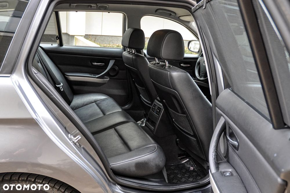 BMW Seria 3 320d - 12