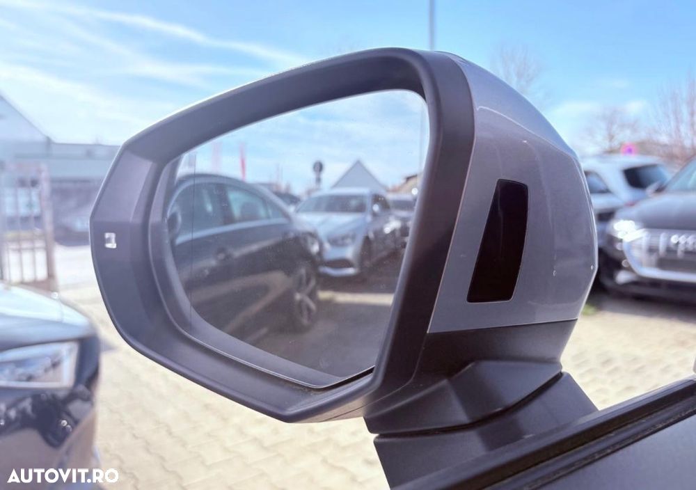 Audi Q3 45 TFSIe ack S tronic S line - 8